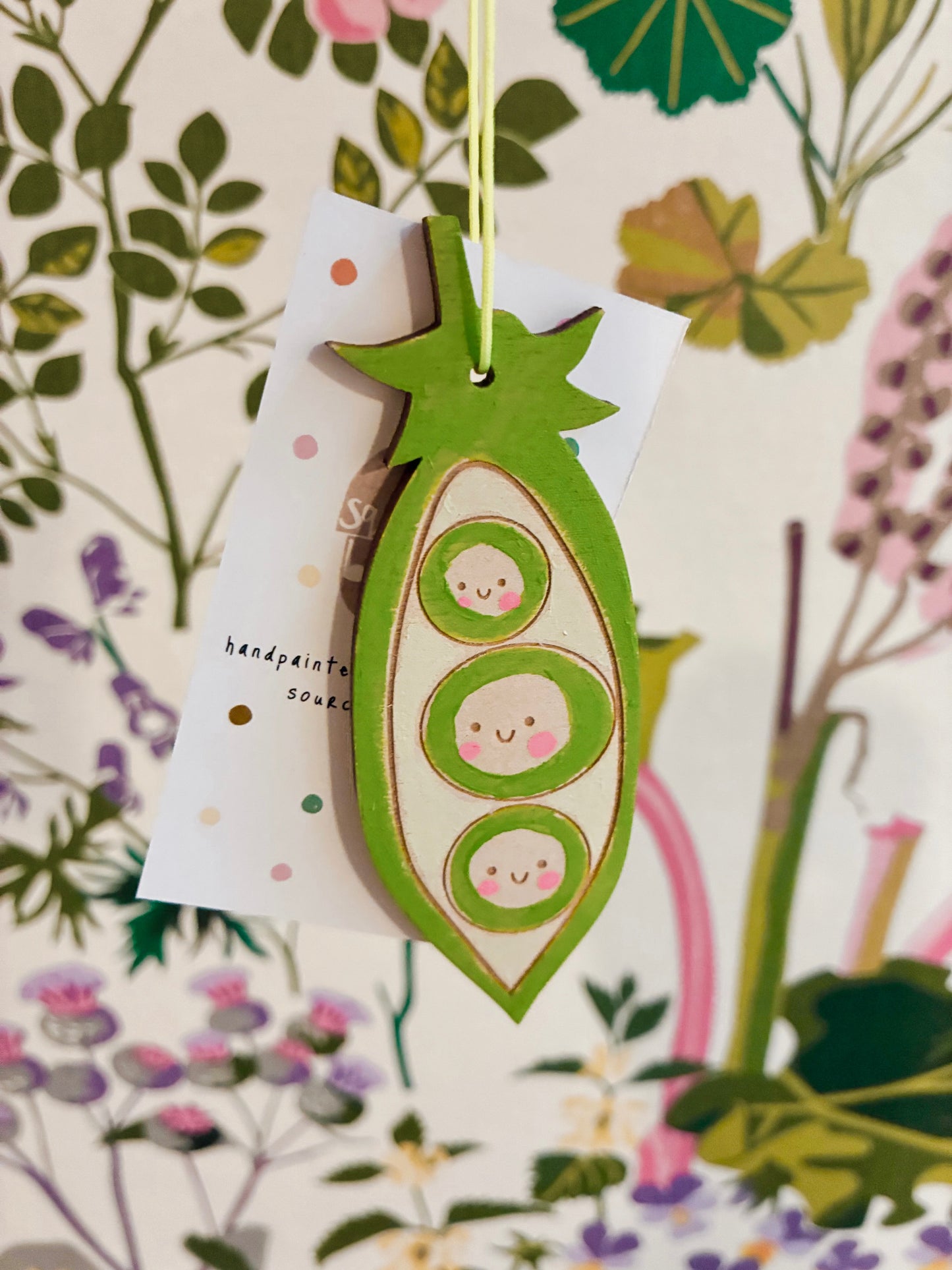 Peapod wooden decoration