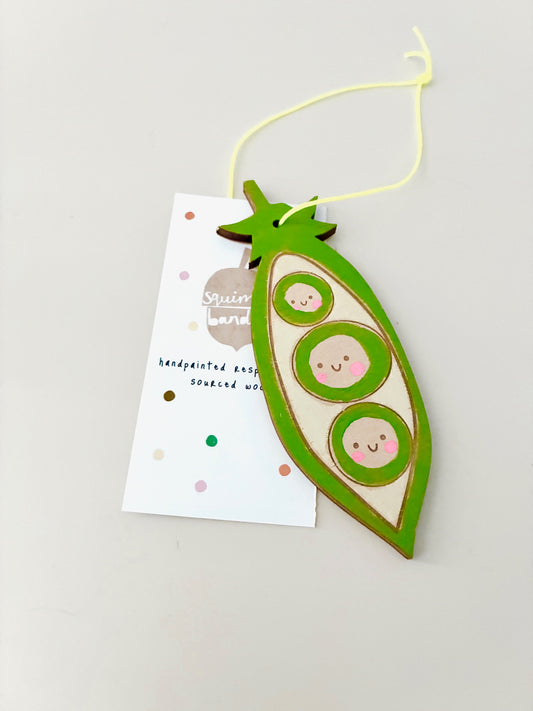 Peapod wooden decoration